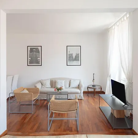 Spacious Bright Apartment Next To The Vatican - Large Elevator! *